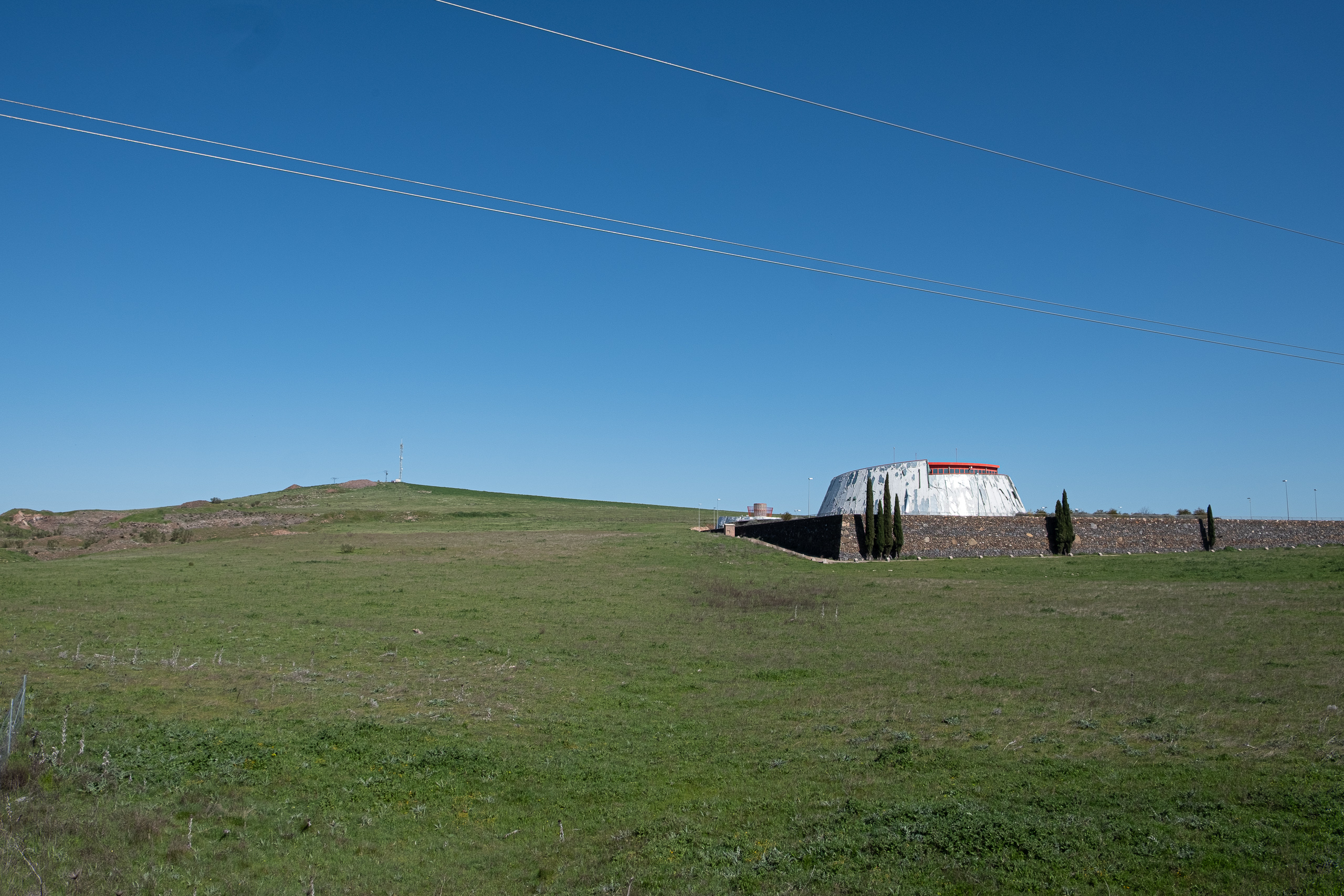 Die ehemalige Besucher-Aussichtsplattform des Geisterflughafens